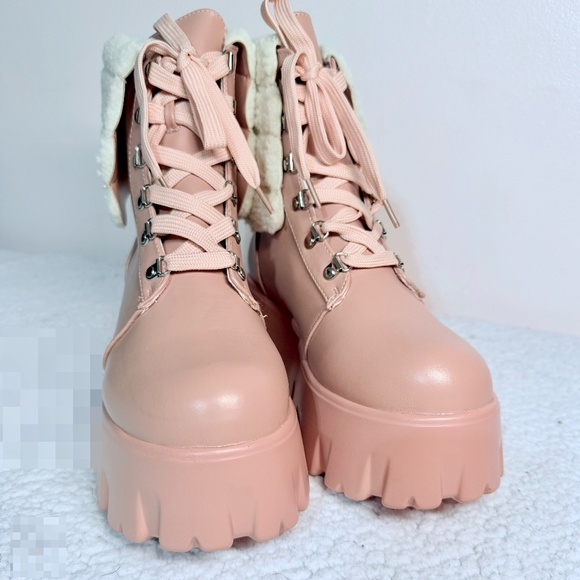 Cape Robbin Blush Fur Round Toe Lug Platforms - Picture 1 of 7